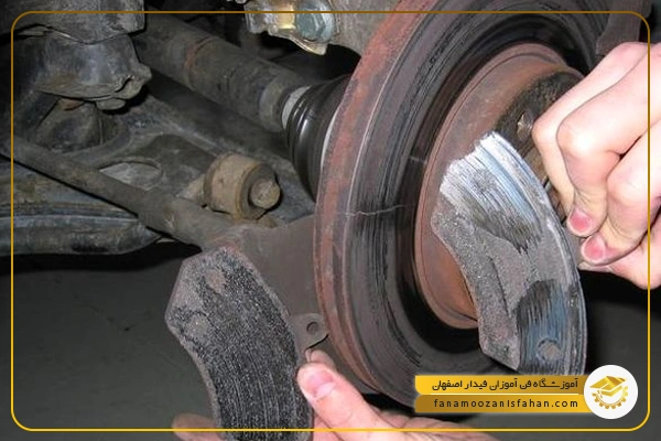 فرسودگی لنت های ترمز