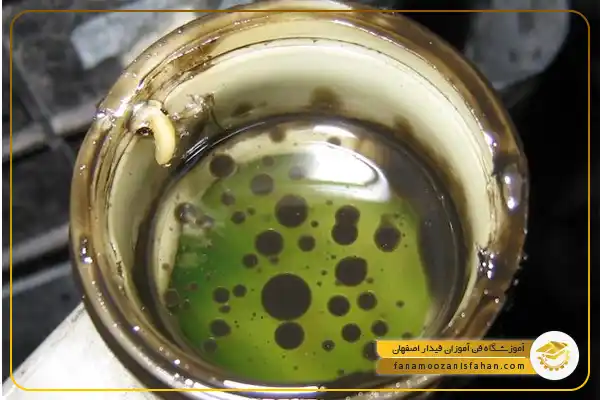 4- شیری یا کف آلود شدن روغن موتور